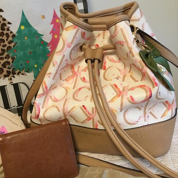 Holiday Gift Bundle Calvin Klein Hobo Bag & Scarf, Wallet, Belt Bag, Bracelet - Picture 3 of 7